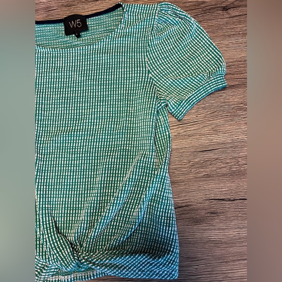 W5 Green/White Blouse, Knotted Front, Size Small - Picture 4 of 6